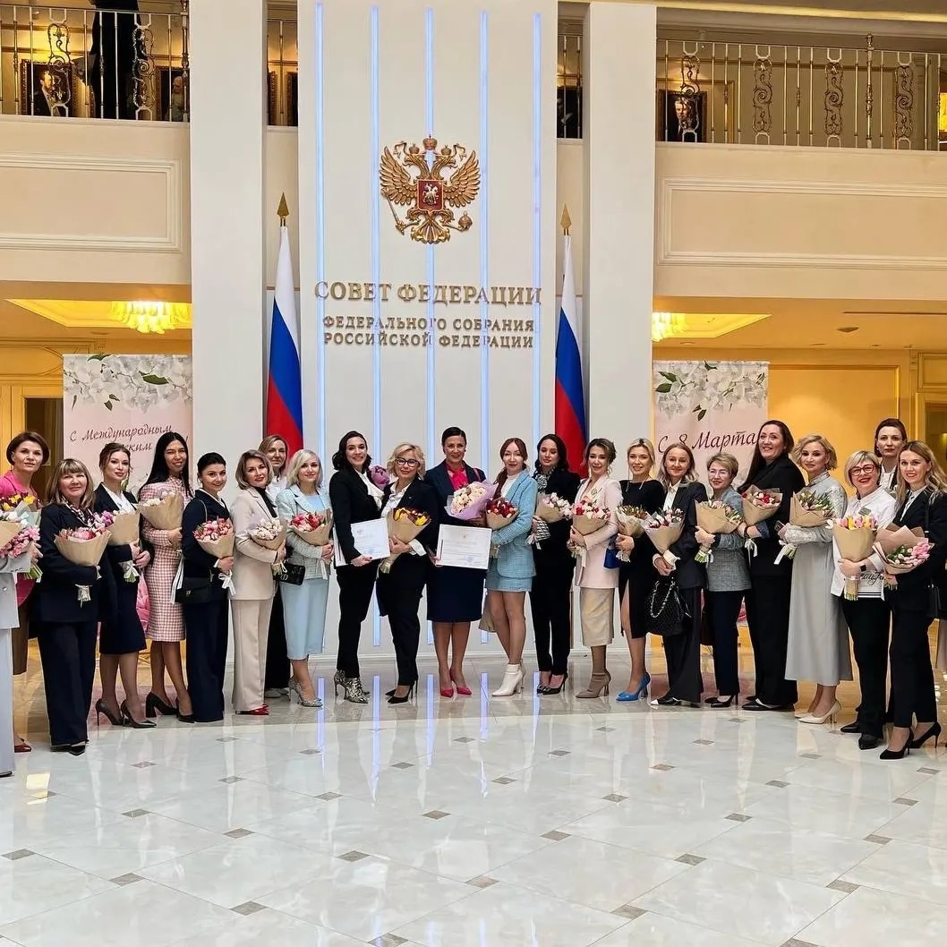 В преддверии 8 марта представительницы прекрасной половины Омского регионального отделения «ОПОРЫ РОССИИ» побывали на двух важных мероприятиях в столице нашей родины.