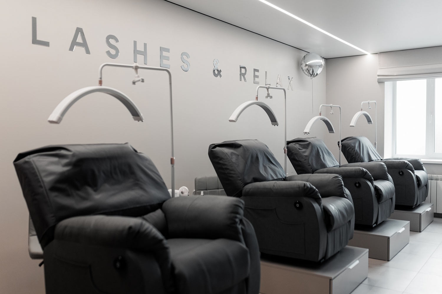 От мастера «по ресничкам» до собственной сети салонов красоты