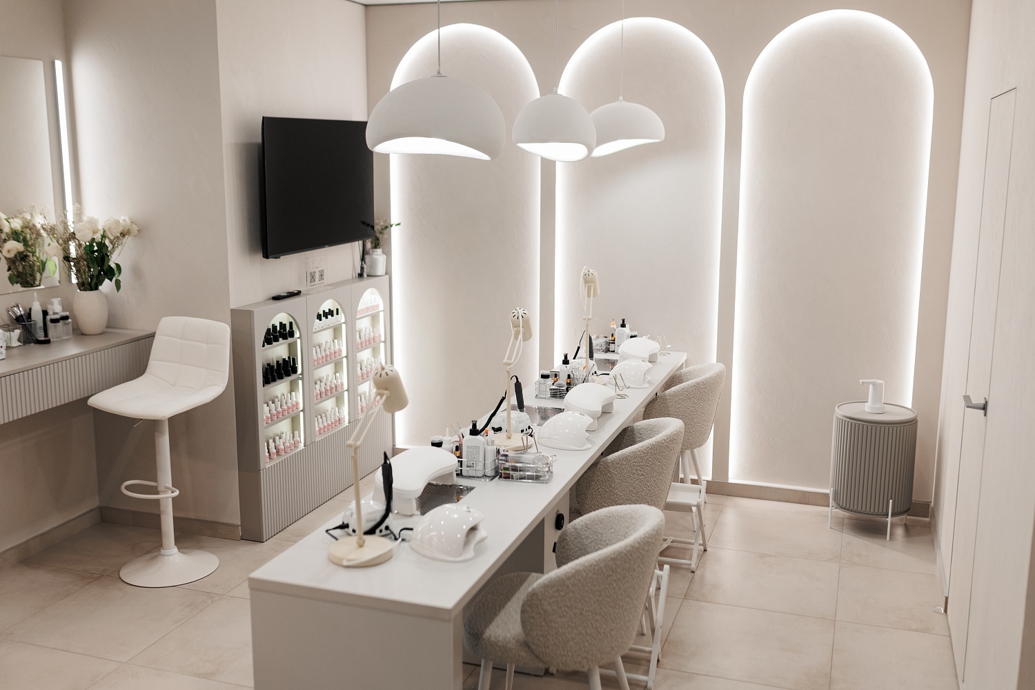 От мастера «по ресничкам» до собственной сети салонов красоты