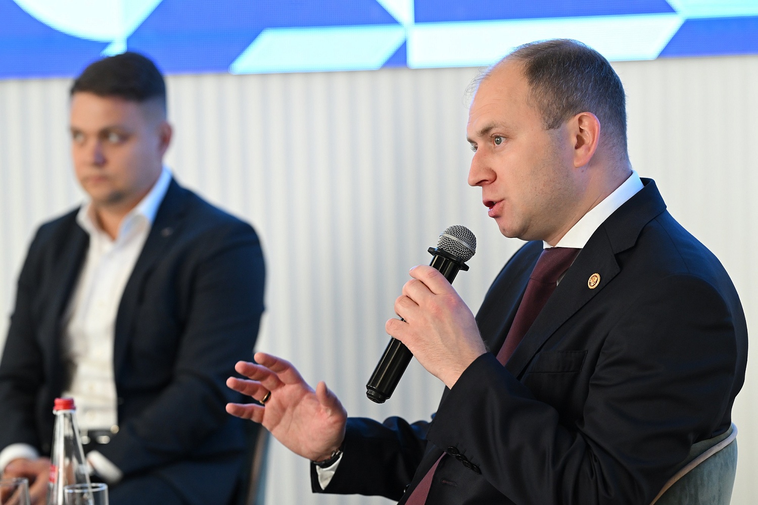 Минпромторг России: закон о платформенной экономике, поддержка экспорта и развитие регионального бизнеса. Какие вопросы обсудили с омскими предпринимателями 