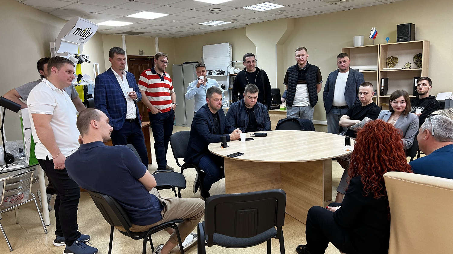 Комитет по промышленности омской «ОПОРЫ» посетил ООО «ТехСвет»