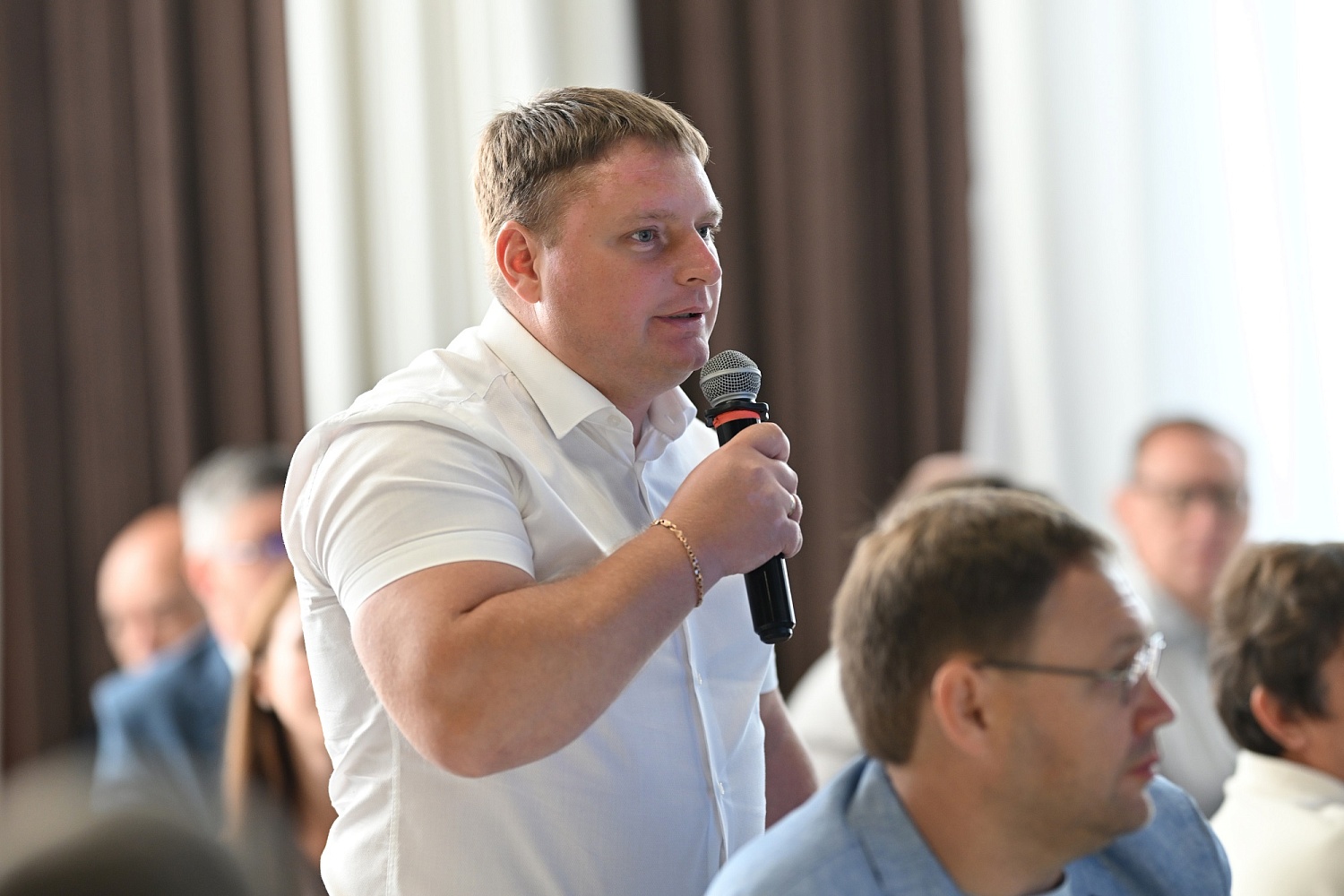 Минпромторг России: закон о платформенной экономике, поддержка экспорта и развитие регионального бизнеса. Какие вопросы обсудили с омскими предпринимателями 